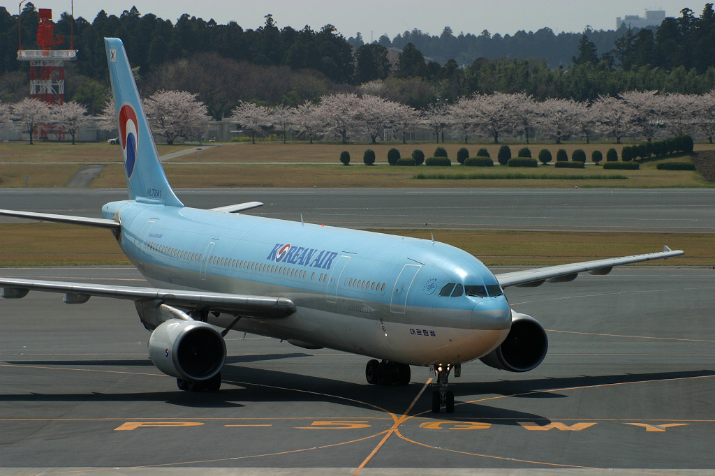 KoreanAir HL7241